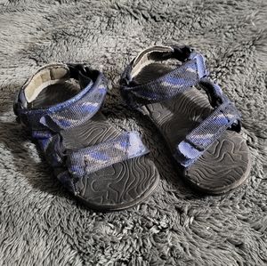 Teva Sandals size 5 toddler